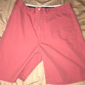 Vineyard vine link shorts